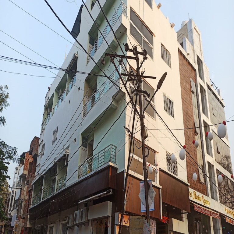 Гайя: G P Guest House And Banquet Hall