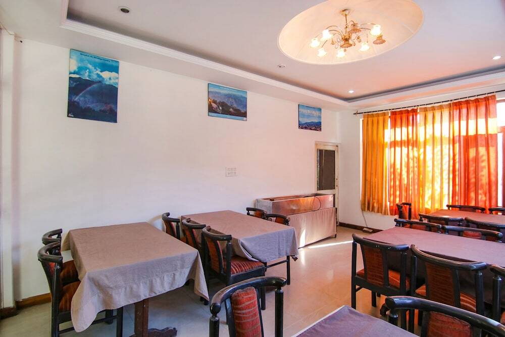 Манали: Fabhotel Baragarh Regency