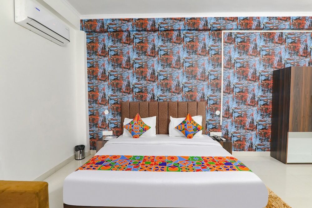 Праяградж: Fabhotel The Villa I