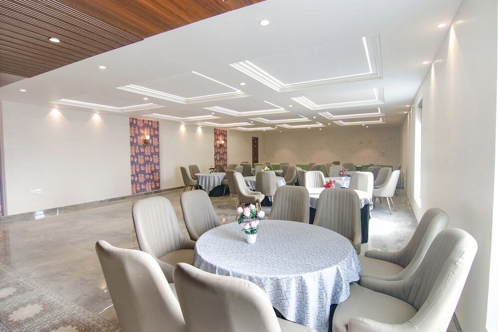 Лудхиана: Fabhotel Prime Royal Court