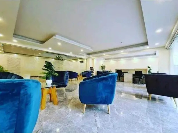 Гуруграм: Hotel White Rock Sector 68  Sohna Road