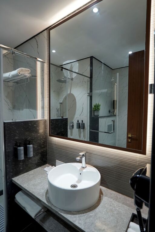 Нагпур: M2 Square by Monday Premium