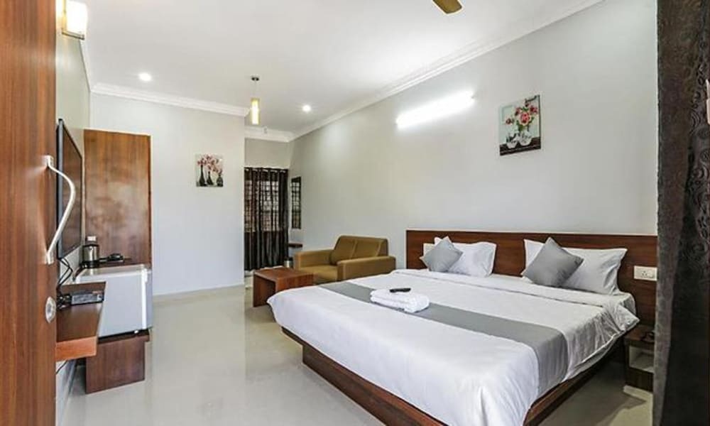 Fabhotel Gateway Suites — фото 3