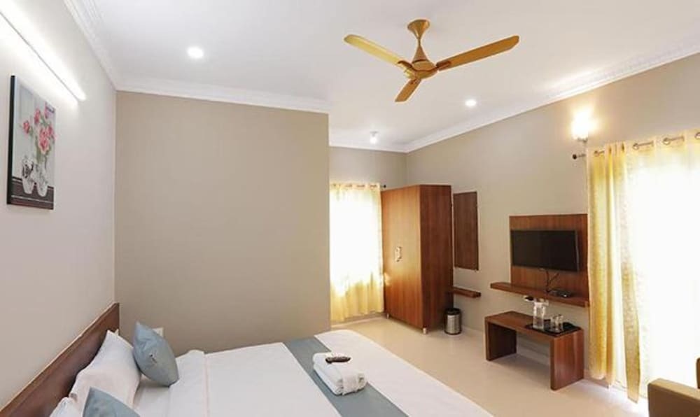 Fabhotel Gateway Suites — фото 5