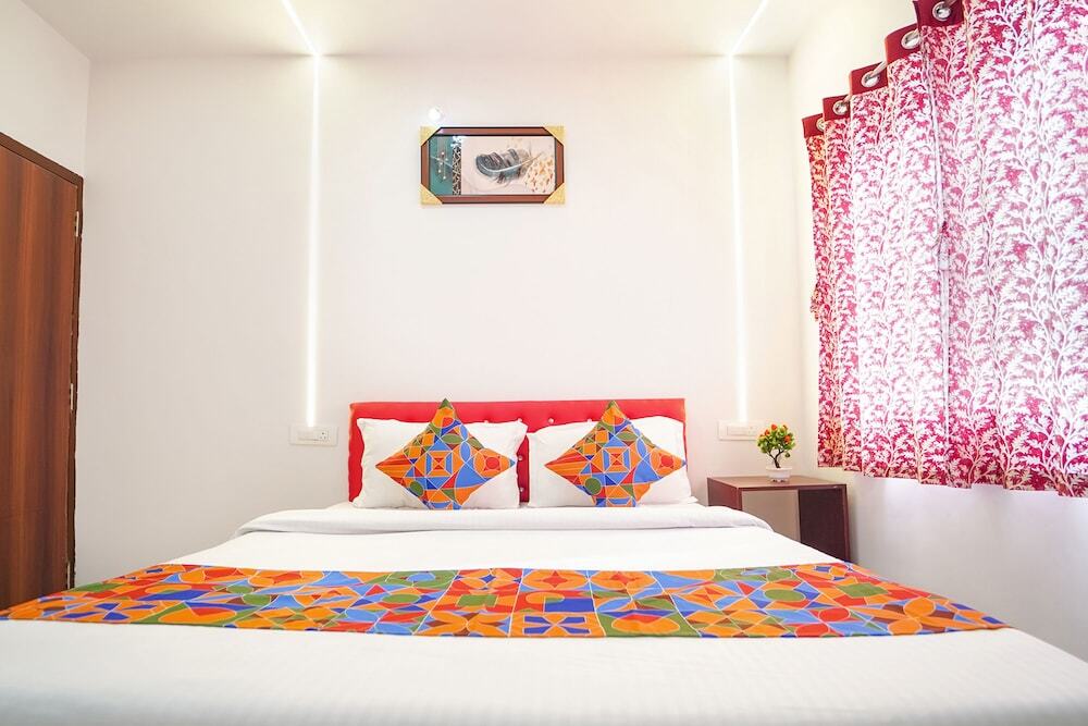Ути: Fabexpress Amuthu Residency