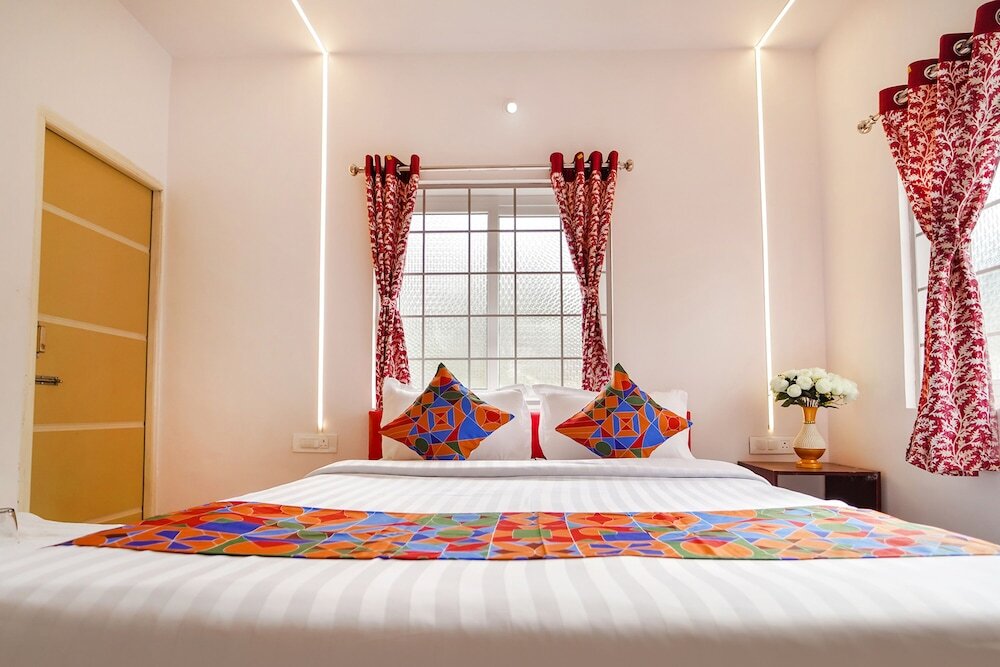Ути: Fabexpress Amuthu Residency