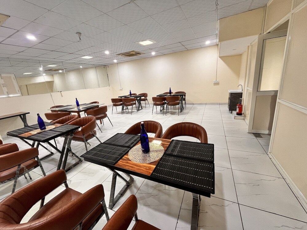 Гуруграм: Oyster Pearl Near Medanta Hospital Sec39