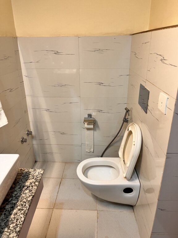 Гуруграм: Oyster Pearl Near Medanta Hospital Sec39