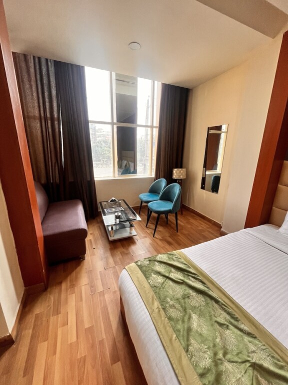 Гуруграм: Oyster Pearl Near Medanta Hospital Sec39