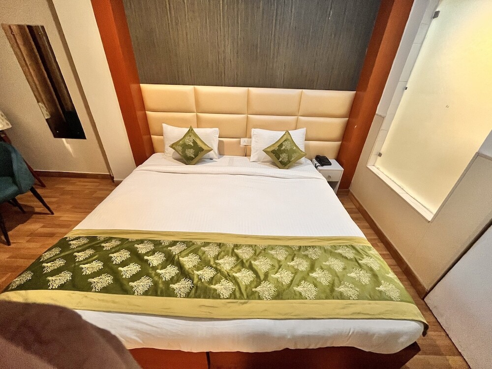 Гуруграм: Oyster Pearl Near Medanta Hospital Sec39