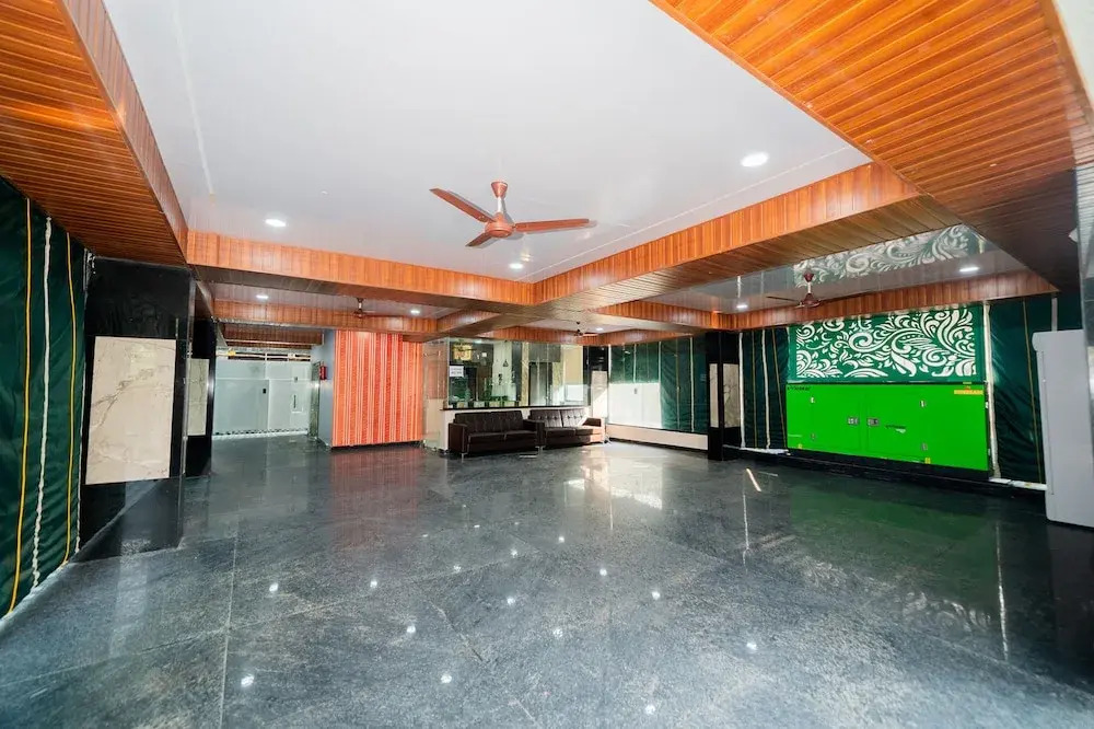 Висакхапатнам: Fabhotel Brk Iconic Residency
