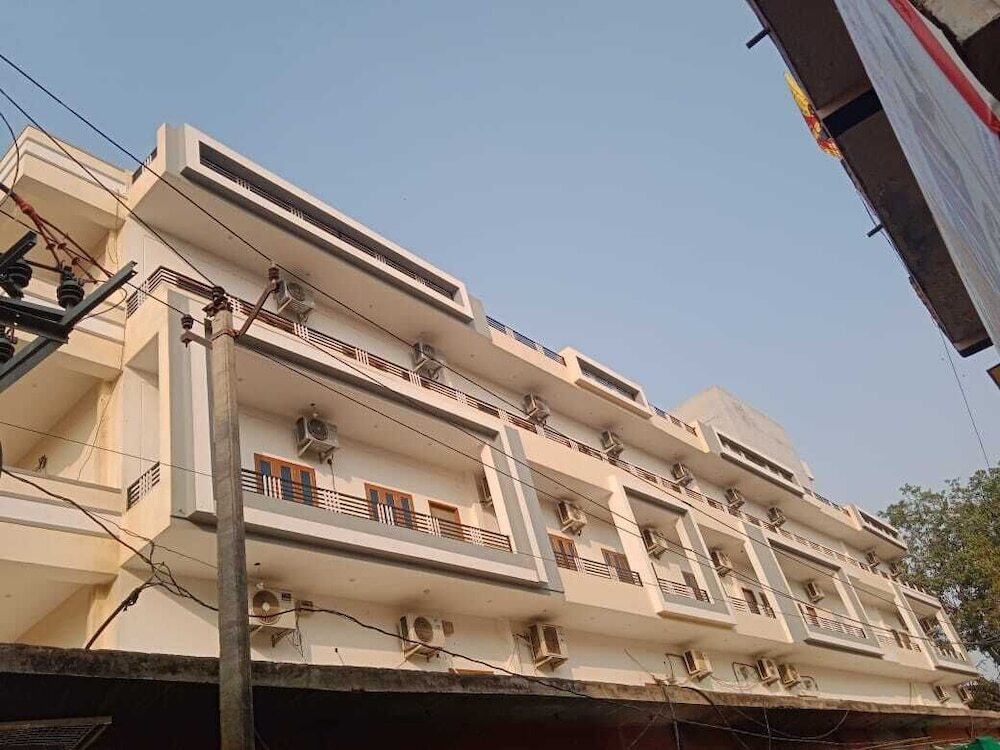 Патоли: Hotel Surya Inn