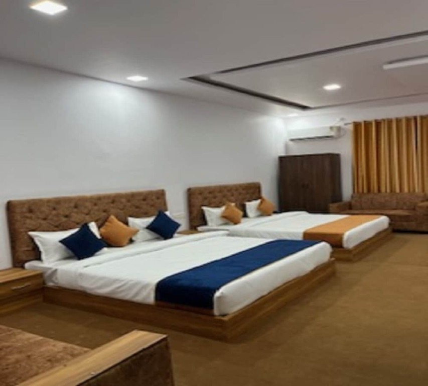 Патоли: Hotel Surya Inn