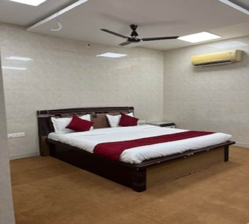 Патоли: Hotel Surya Inn