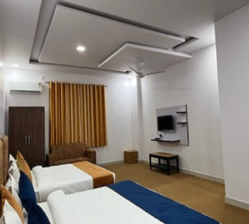 Патоли: Hotel Surya Inn