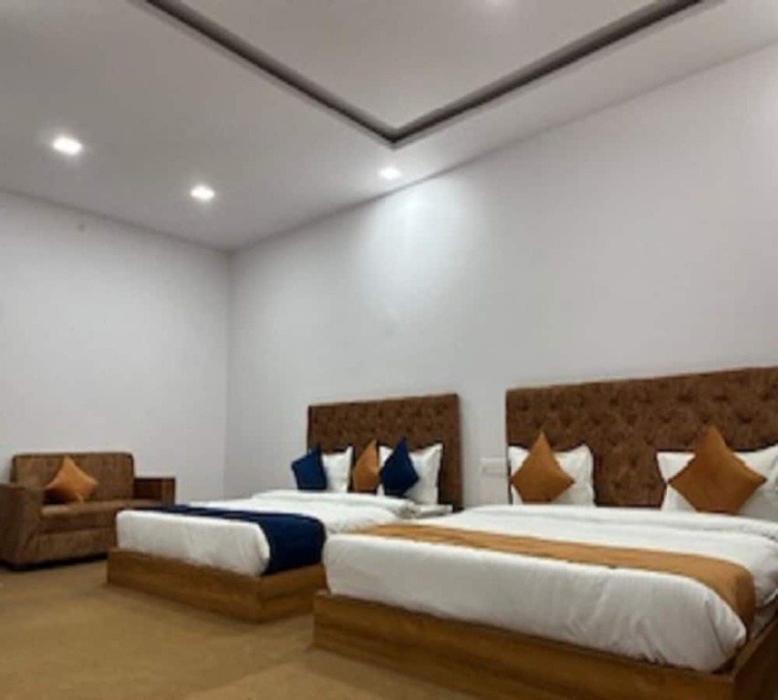 Патоли: Hotel Surya Inn