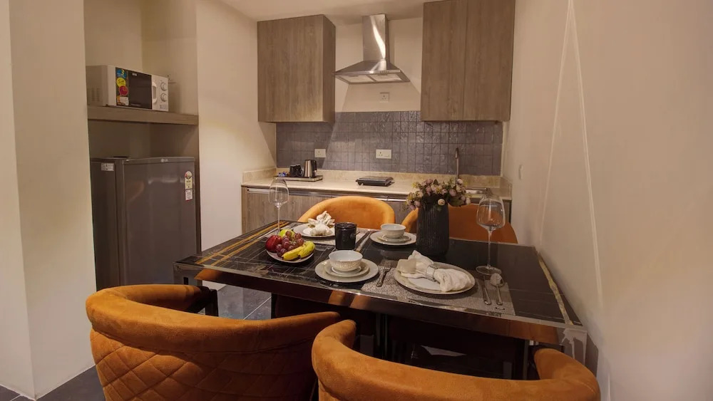 Гуруграм: Rhythm Gurugram - Hotel & Suites