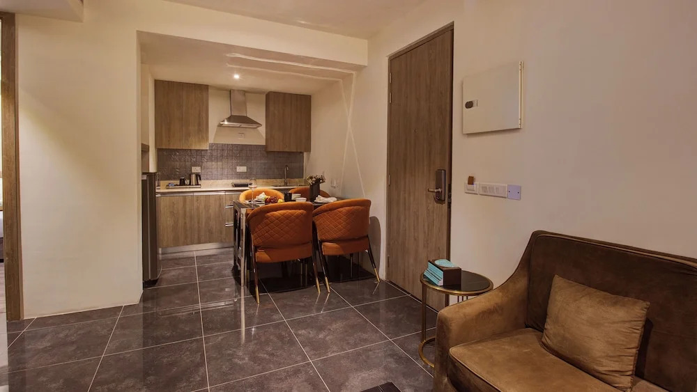 Гуруграм: Rhythm Gurugram - Hotel & Suites