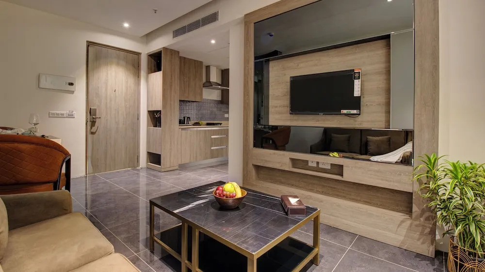 Гуруграм: Rhythm Gurugram - Hotel & Suites