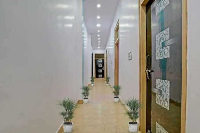 Сарнатх: Goroomgo JSB Palace Varanasi