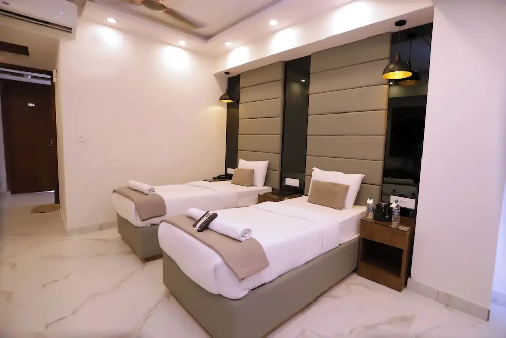 Нойда: Pk Boutique Hotel