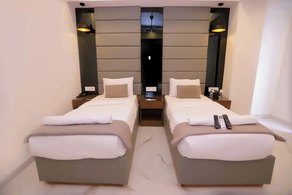 Нойда: Pk Boutique Hotel