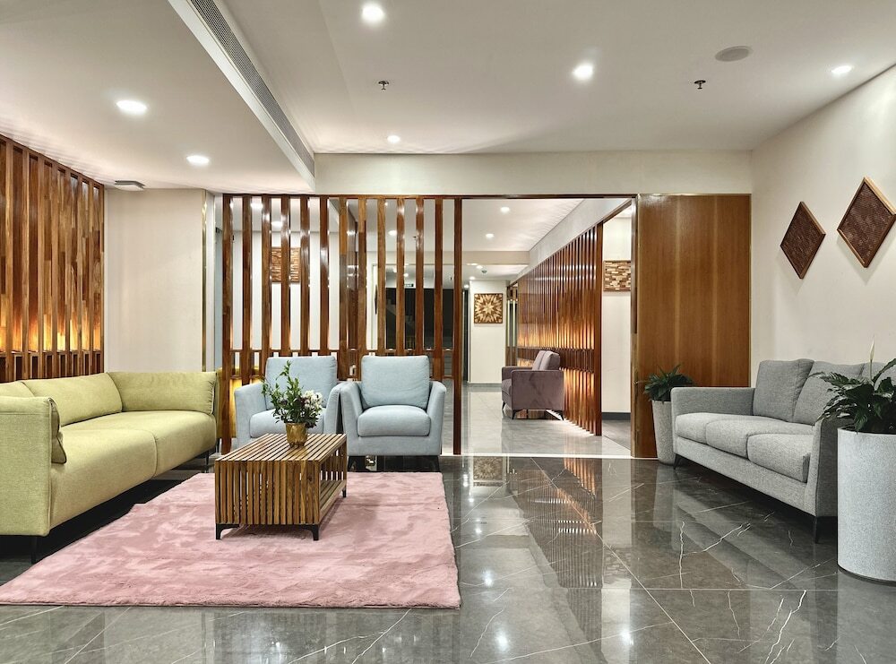 Гуруваюр: The Habitat Suites