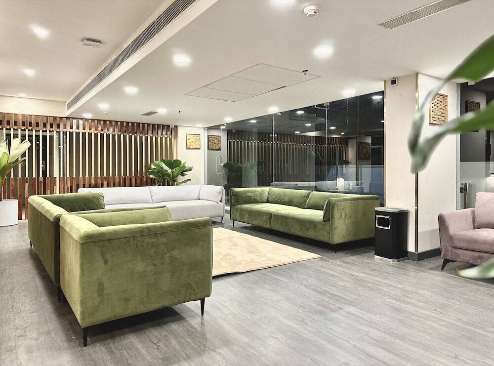 Гуруваюр: The Habitat Suites