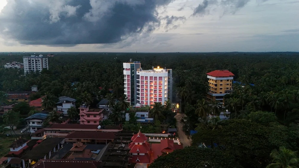 Гуруваюр: The Habitat Suites
