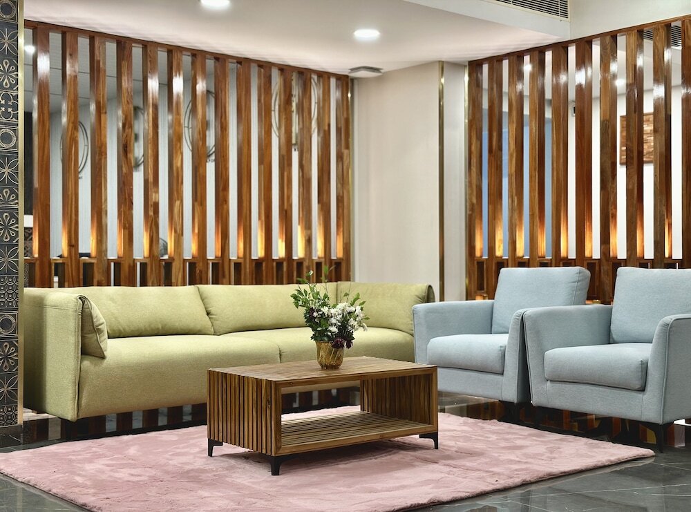 Гуруваюр: The Habitat Suites