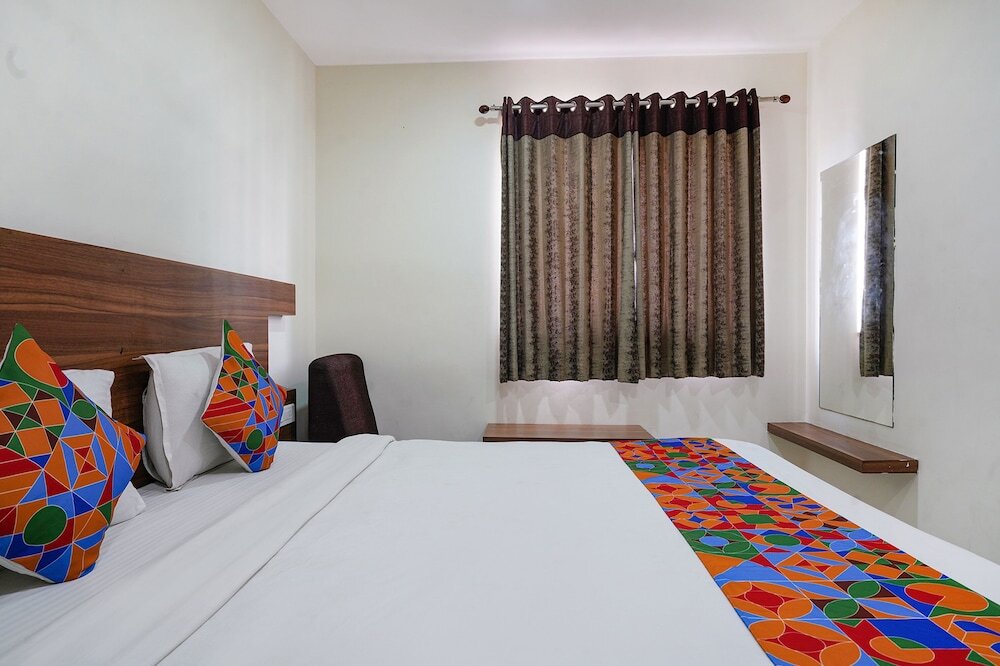 Виджаявада: Fabhotel V Grand