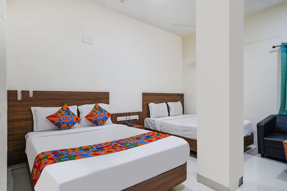 Виджаявада: Fabhotel V Grand