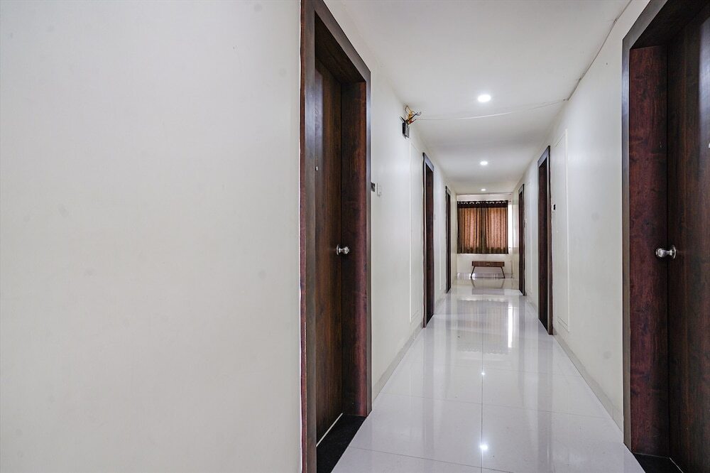 Виджаявада: Fabhotel V Grand