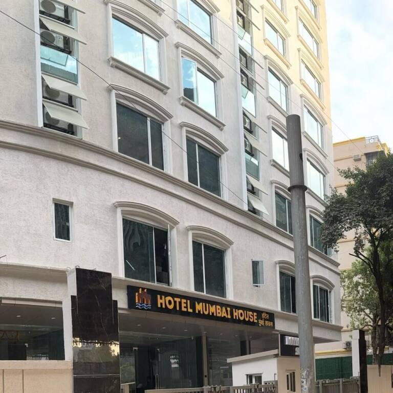 Мумбаи: Hotel Mumbai House Valnai Malad