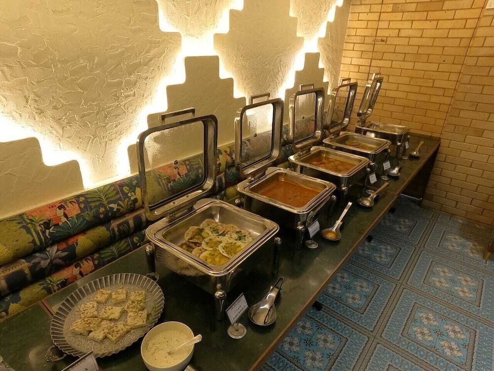 Мумбаи: Hotel Mumbai House Valnai Malad