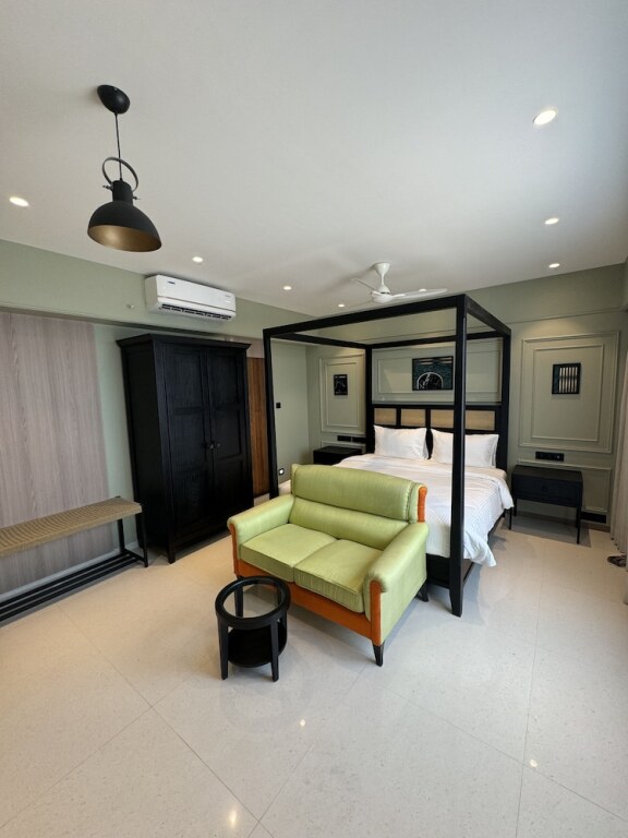 Мумбаи: Hotel Mumbai House Valnai Malad