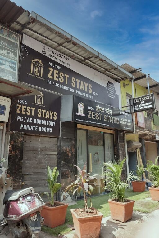 Мумбаи: Zest Stays 1054