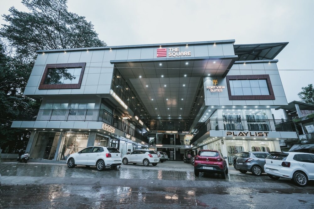 Казарагод: Fortview Suites