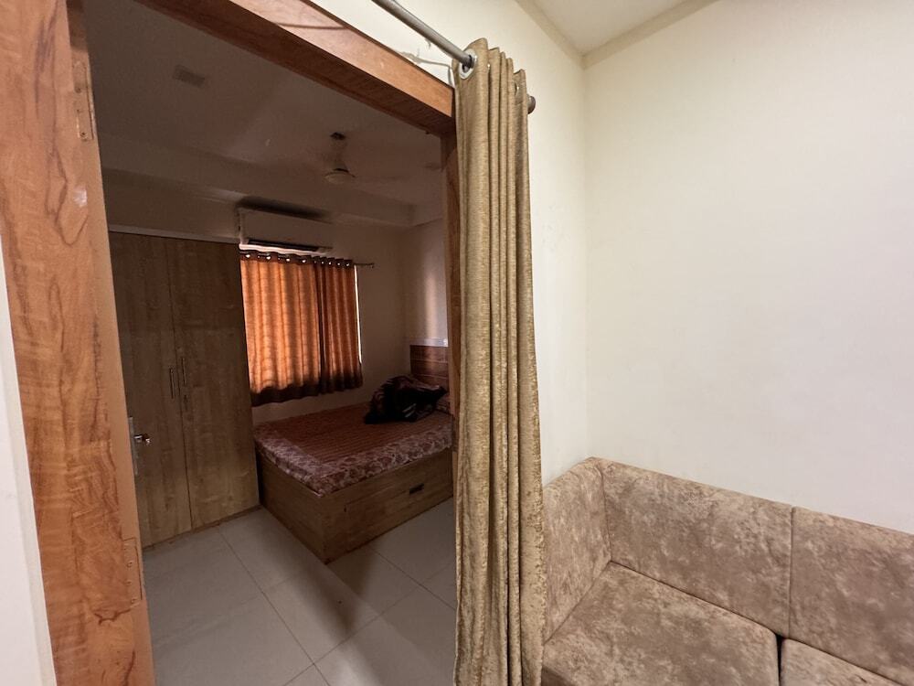 Индаур: Home Escape 1bhk near Bombay Hospital