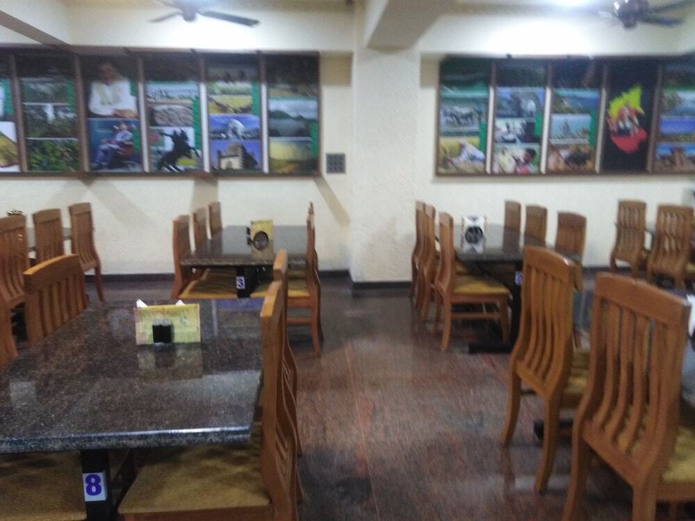 Бангалор: J K Inn Hotel - Urban Express