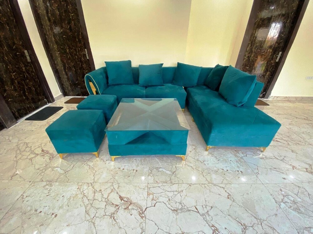 Большая Нойда: GoBravo 72 - 3BHK Farm with Pool & Garden Sec150 Noida