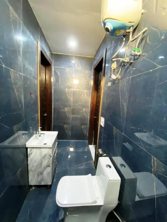 Большая Нойда: GoBravo 72 - 3BHK Farm with Pool & Garden Sec150 Noida
