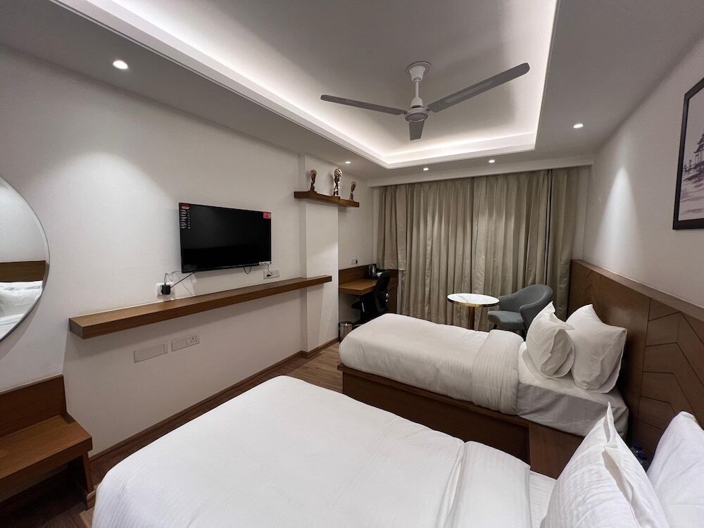 Гуруграм: Nikko Premier - Near Medanta Hospital
