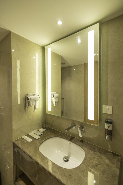 Бхопал: Golden Tulip Bhopal
