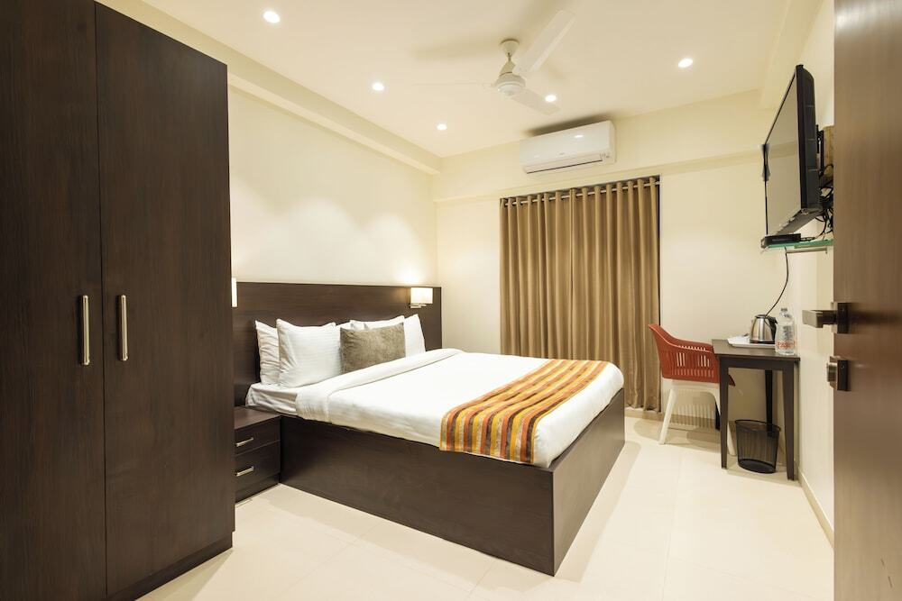 Нашик: Freesia Residency by Express Inn
