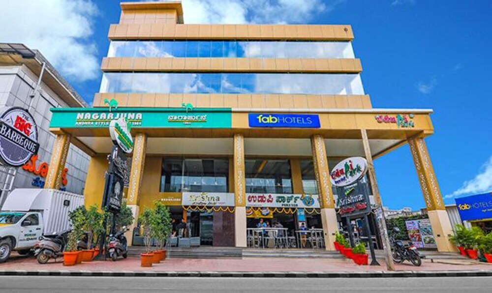 Бангалор: Fabhotel Aroma'S House