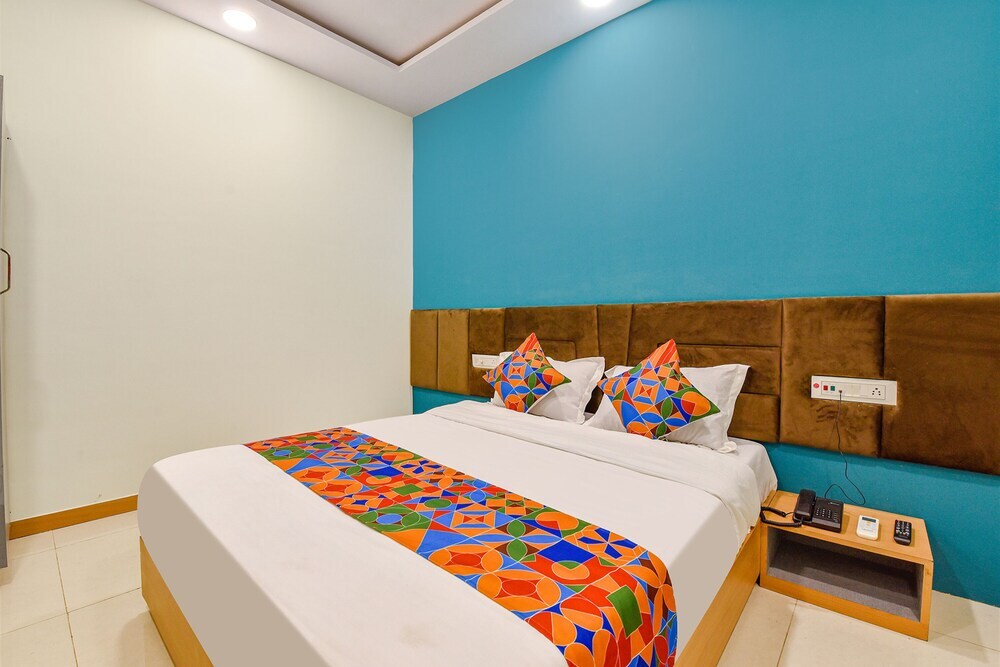 Сурат: Fabhotel Sky Palace