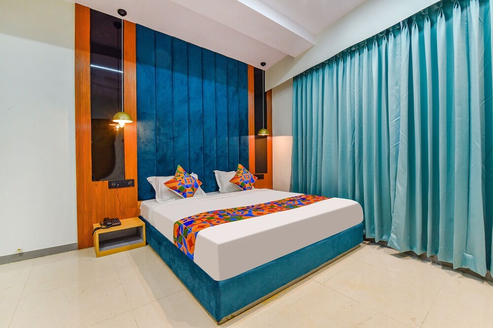 Сурат: Fabhotel Sky Palace