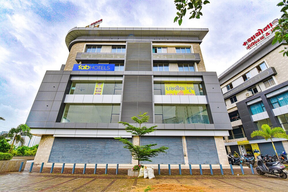 Сурат: Fabhotel Sky Palace