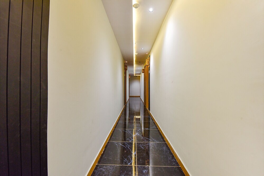Сурат: Fabhotel Sky Palace